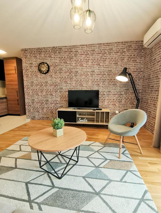Apartments At Ljubovic Hill Park بودغوريتْسا المظهر الخارجي الصورة
