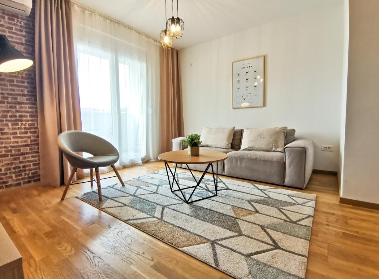 Apartments At Ljubovic Hill Park بودغوريتْسا المظهر الخارجي الصورة