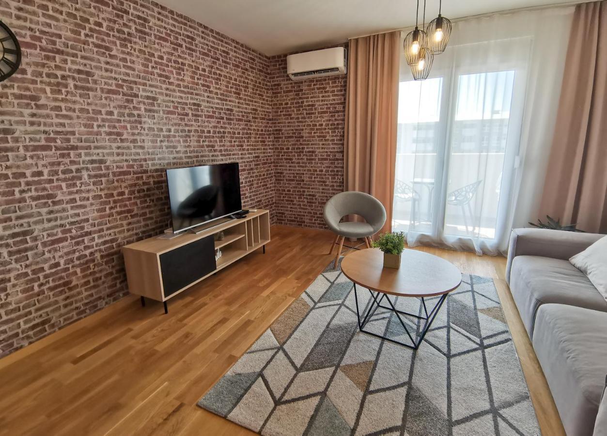 Apartments At Ljubovic Hill Park بودغوريتْسا المظهر الخارجي الصورة