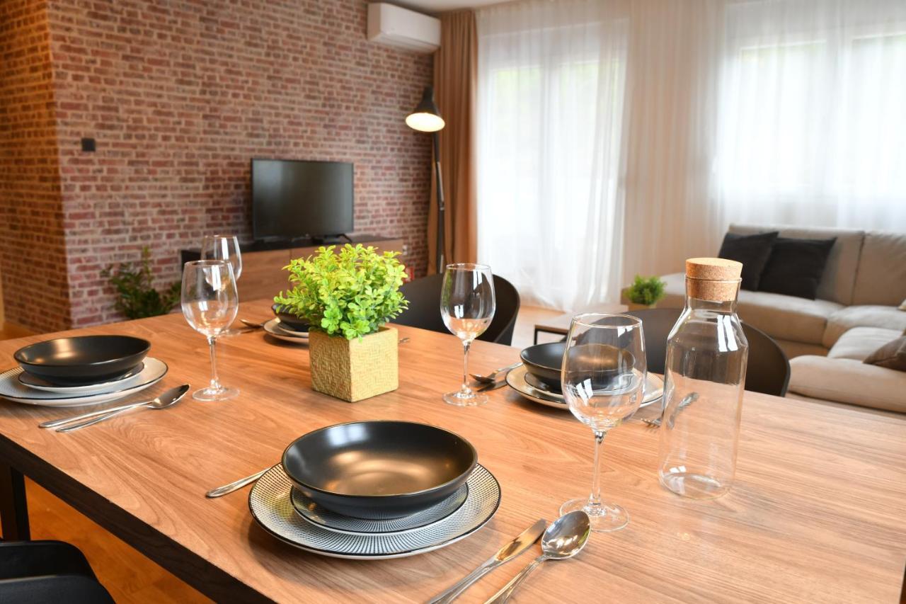 Apartments At Ljubovic Hill Park بودغوريتْسا المظهر الخارجي الصورة
