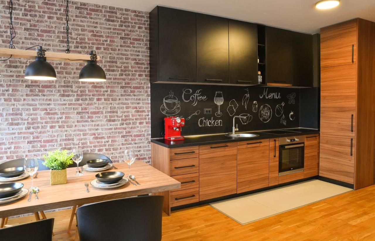 Apartments At Ljubovic Hill Park بودغوريتْسا المظهر الخارجي الصورة